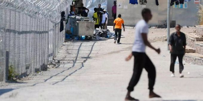 Griechische Inseln - Neue Flüchtlingslager sollen Situation verbessern