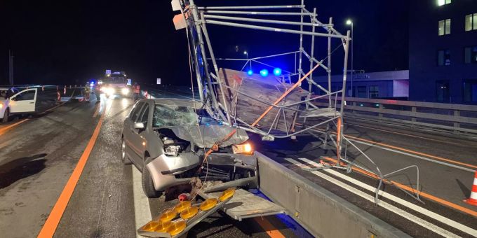 Durch diesen Unfall zog sich der Lenker mittelschwere Verletzungen zu.