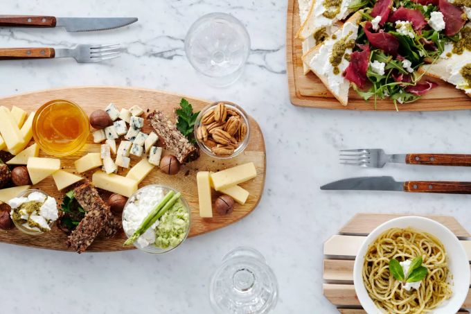 Antipasti können Sie hervorragend mit Distelöl, Kürbiskernöl, Walnussöl oder Weizenkeimöl verfeinern. Antipasti.