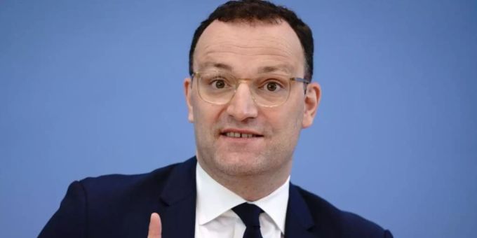 Jens Spahn (CDU), Bundesminister für Gesundheit, gibt eine Pressekonferenz zur Entwicklung in der Corona-Pandemie. Foto: Kay Nietfeld/dpa Jens Spahn (CDU), Bundesminister für Gesundheit, gibt eine Pressekonferenz zur Entwicklung in der Corona-Pandemie. Foto: Kay Nietfeld/dpa