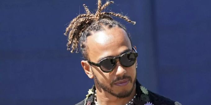 Plant seinen neuen Vertrag mit Mercedes möglichst vor der Sommerpause zu unterzeichnen: Lewis Hamilton. Lewis Hamilton