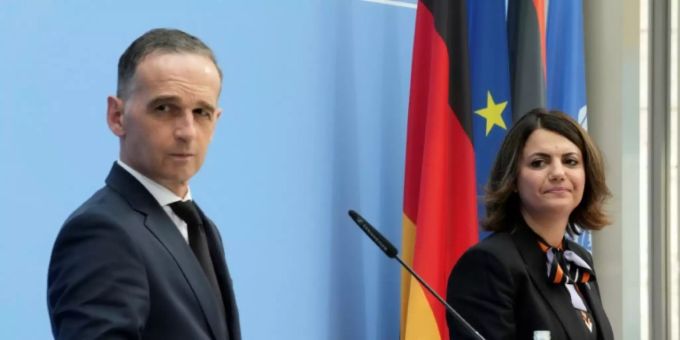Heiko Maas (SPD) und Libyens Aussenministerin Nadschla al-Mangusch Heiko Maas (SPD) und Libyens Aussenministerin Nadschla al-Mangusch
