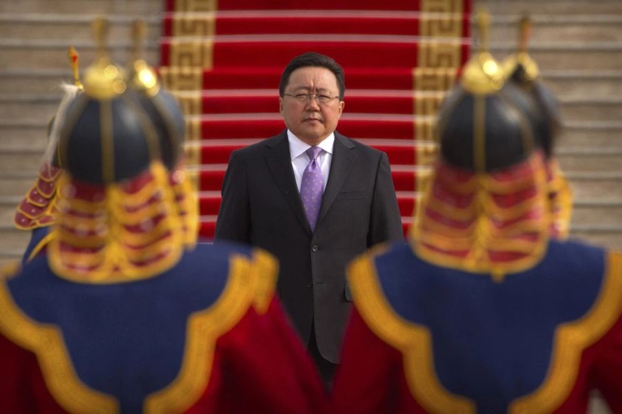 Tsachiagiin Elbegdordsch war bis 2017 mongolischer Präsident. Nun schiesst er auf X gegen Russland.
