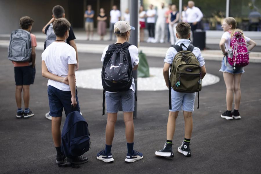 Deswegen hat der 10-jährige Sohn die erste Schulwoche nach den Sommerferien verpasst. (Symbolbild)