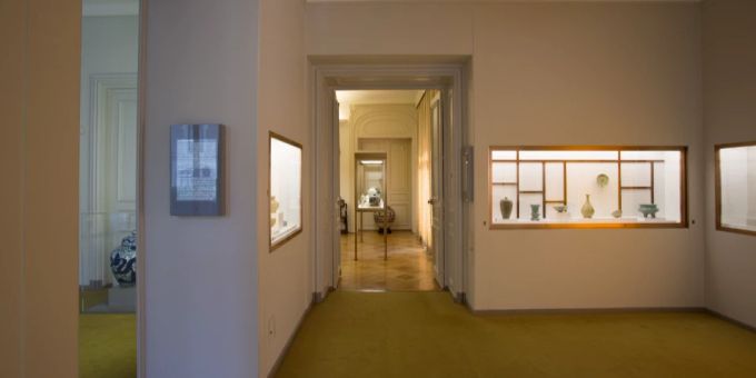 Zwei Briten wurden für den Diebstahl wertvoller Ming-Vasen aus der Fondation Baur in Genf verurteilt. Fondation Baur