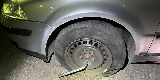 Der Autofahrer wurde als fahrunfähig beurteilt. Fahrunfähig unterwegs