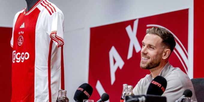 Jordan Henderson bricht nach sechs Monaten sein Saudi-Arabien-Abenteuer ab und wechselt zu Ajax Amsterdam. Jordan Henderson