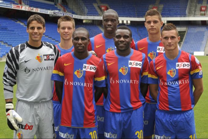 Granit Xhaka (oben rechts) mit Taulant Xhaka (unten rechts) 2010 beim FC Basel. Ganz links der heutige Nati-Goalie Yann Sommer. FC Basel