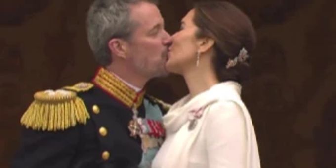 Dänen-Royal-Fauxpas - Darum kams bei Frederiks Krönung zur Kuss-Panne