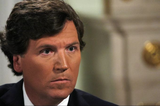 Tucker Carlson schaute während dem Interview mit Wladimir Putin öfter überrascht drein. Tucker Carlson Interview