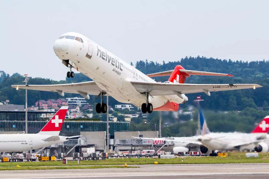 Flugzeugstart der Helvetic Airways