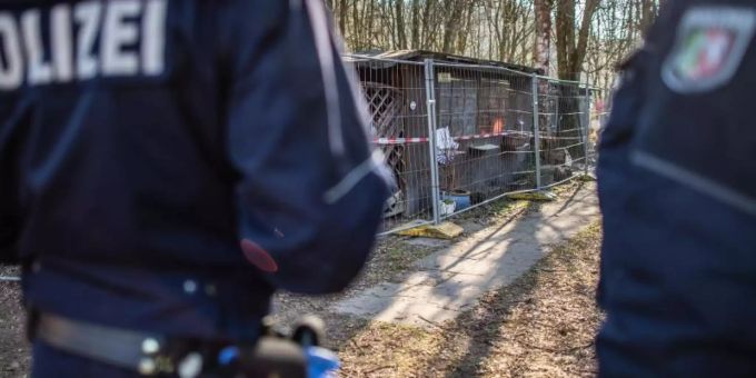 Auf dem Campingplatz in Lügde an der Landesgrenze zu Niedersachsen sollen über Jahre hinweg zahlreiche Kinder schwer sexuell missbraucht worden sein. Foto: Guido Kirchner Auf dem Campingplatz in Lügde an der Landesgrenze zu Niedersachsen sollen über Jahre hinweg zahlreiche Kinder schwer sexuell missbraucht worden sein. Foto: Guido Kirchner