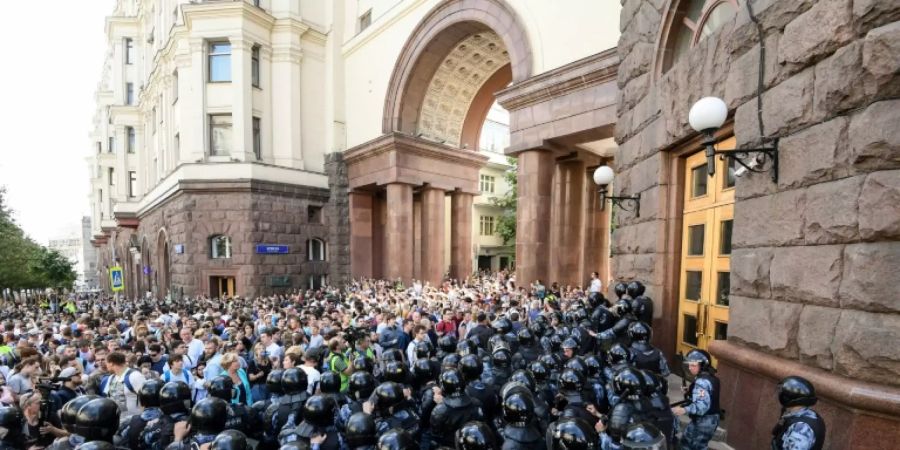 Polizeieinsatz bei einer Kundgebung in Moskau am 27. Juli