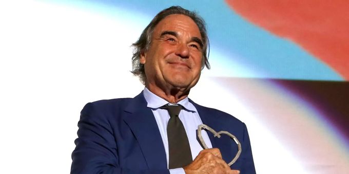 Der dreifache Oscarpreisträger Oliver Stone äussert sich öffentlich positiv über Wladimir Putin. Oliver Stone Wladimir Putin