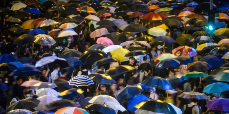 Staatsbedienstete demonstrieren in Hongkong