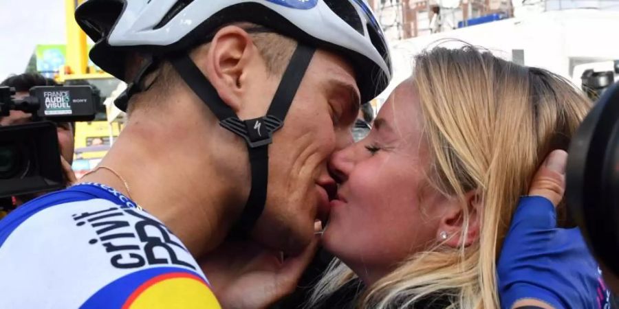 Freuen sich auf Nachwuchs: Radprofi Marcel Kittel und Freundin Tess von Piekartz. Foto: Bernd Thissen