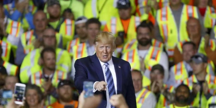 US-Präsident Donald Trump spricht auf der Ethylen-Cracker-Anlage von Shell in Pennsylvania. Kritiker behaupten, dass die Anlage der grösste Luftverschmutzer im Westen des US-Bundesstaats sein wird. Foto: Keith Srakocic/AP
