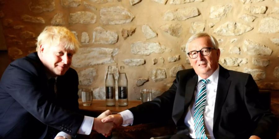 Johnson und Juncker bei Treffen in Luxemburg