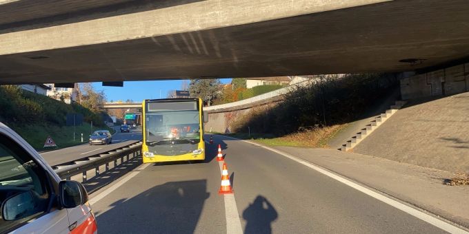 Stadt Schaffhausen: Falschfahrt mit Gelenkbus Stadt Schaffhausen: Falschfahrt mit Gelenkbus