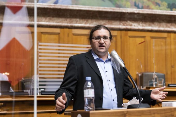 GLP-Nationalrat Jörg Mäder spricht während der Sondersession 2020 in Bern. GLP