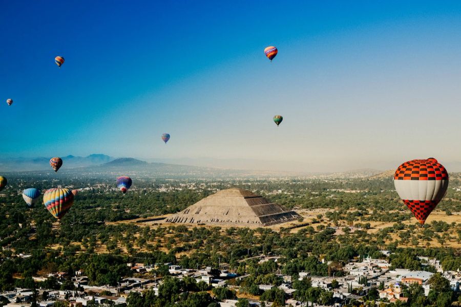 Teotihuacán Pyramide Mexiko Ballon