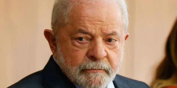 Aus Präsidentenpalast - Lula vermutet Unterstützung für Randalierer