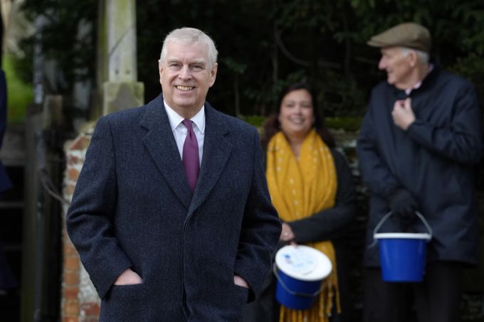 Prinz Andrew war zusammen mit König Charles III. an der Weihnachtsmesse dabei. Britain Royals Christmas