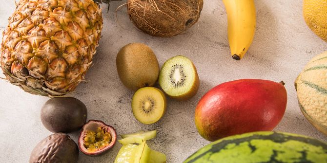 Obst exotisch Kiwi Banane Melone Mango