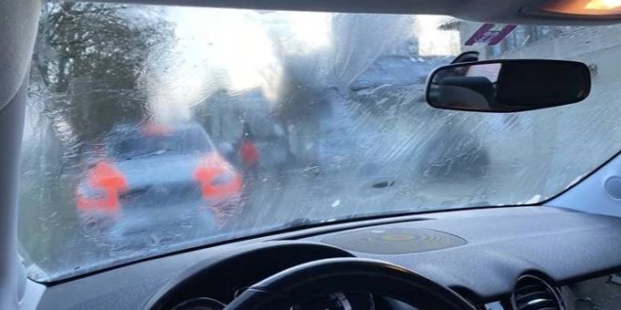 Kanton SH: Acht Verkehrsteilnehmer mit vereisten Scheiben Kanton SH: Acht Verkehrsteilnehmer mit vereisten Scheiben