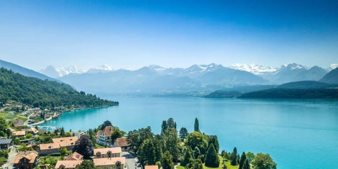 Die Schweiz beeindruckt mit schönen Landschaften. Schöne Schweiz