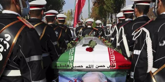 Teheran - Iran: Ermordeter Atomphysiker in Teheran beigesetzt