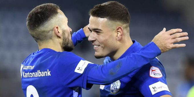 Torschütze Dejan Sorgic (li.) feiert mit Filip Ugrinic sein Tor für den FC Luzern gegen den FC Vaduz. FC Luzern FC Vaduz
