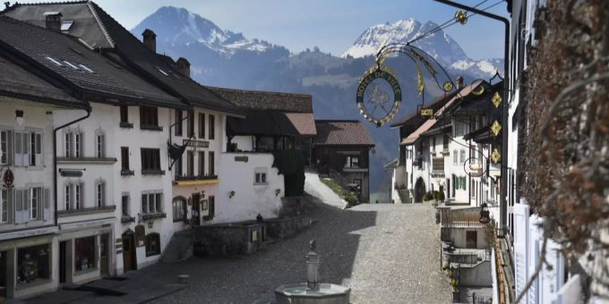 Die Gemeinde Gruyères im Kanton Freiburg. gruyeres