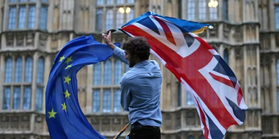 Bundesregierung befürwortet  Brexit-Abkommen