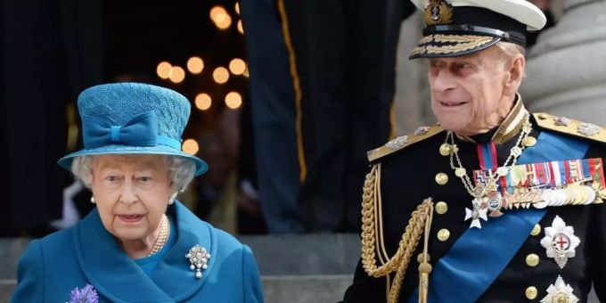 Königin Elizabeth II. und Prinz Philip verbrachten in diesem Jahr viel Zeit gemeinsam auf Schloss Windsor. Foto: Andy Rain/EPA/dpa Königin Elizabeth II. und Prinz Philip verbrachten in diesem Jahr viel Zeit gemeinsam auf Schloss Windsor. Foto: Andy Rain/EPA/dpa