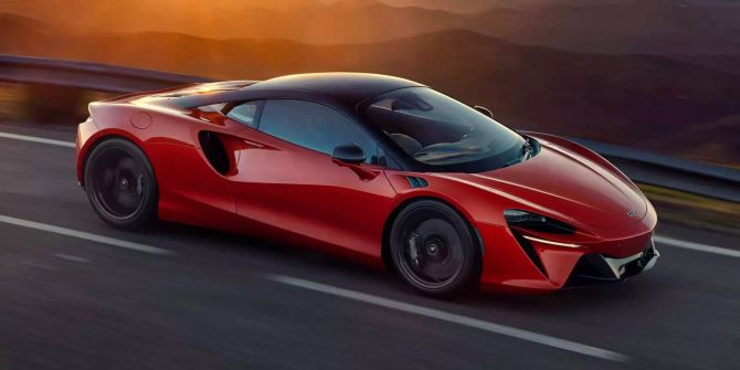 2022 McLaren Artura PHEV