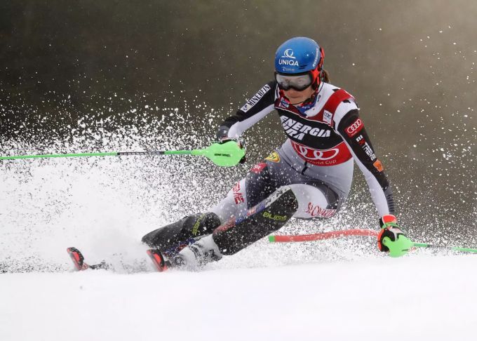 Petra Vlhova fährt in Zagreb allen davon. Vlhova