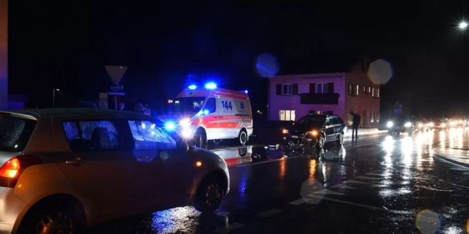 Igis GR: Auto kollidiert mit Fahrradfahrer. Igis GR: Auto kollidiert mit Fahrradfahrer