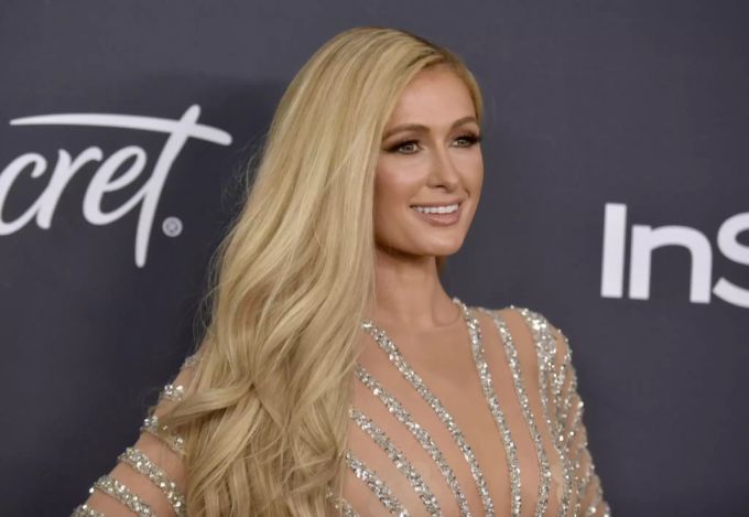 Paris Hilton Hofft Mit Kunstlicher Befruchtung Auf Zwillinge