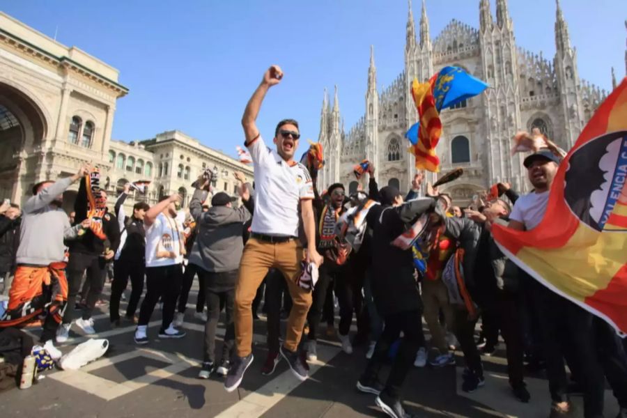 Auch viele Anhänger von Valencia reisten von Spanien nach Italien.