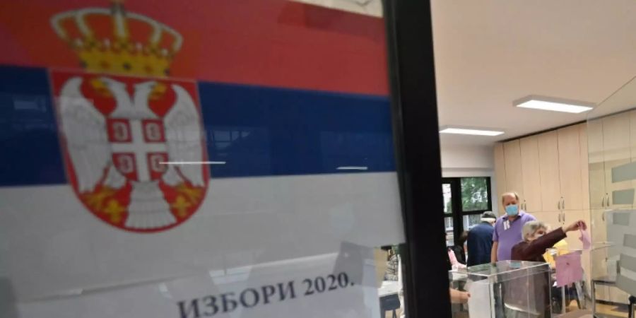 Wahllkokal in Belgrad