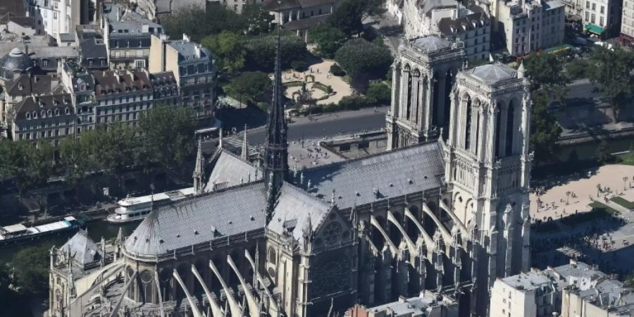 Notre-Dame vor dem Brand mit dem Spitzturm auf dem Dach