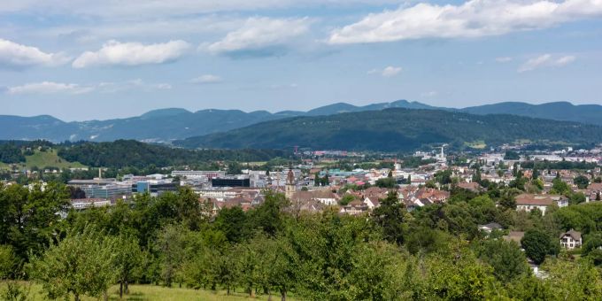 Blick die Stadt Zofingen und die Jurakette. Blick die Stadt Zofingen und die Jurakette.