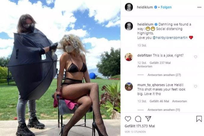 Heidi Klum lässt sich die Haare in ihrem Garten stylen. heidi klum bh