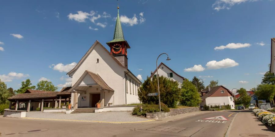 Die reformierte Kirche in Dietlikon.
