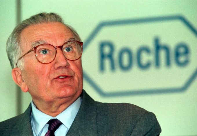 Fritz Gerber war ehemaliger Chef bei Hoffmann-La Roche, die die Tochtergesellschaft Genentech besitzt, und Zurich. genentech hoffmann-la roche