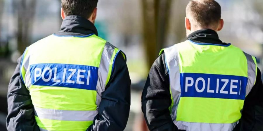 Viele junge Menschen würden gern den Polizeidienst antreten, doch die Anforderungen sind hoch. (Symbolbild). Foto: Felix Kästle/dpa