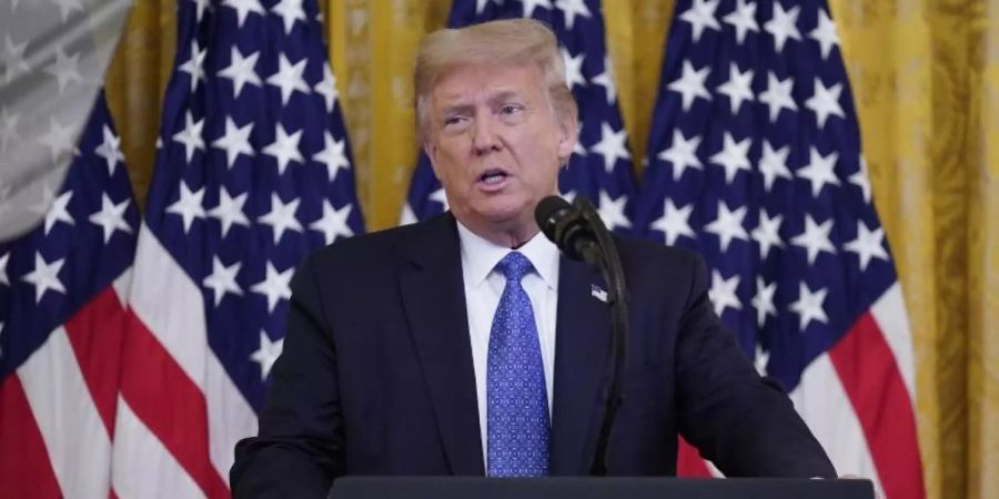 «Dieses Blutvergiessen muss ein Ende haben», sagte Trump. «Wir haben keine andere Wahl, als uns einzumischen.». Foto: Evan Vucci/AP/dpa