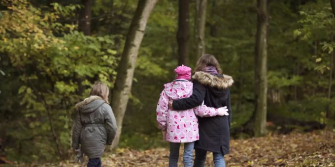 Das FamELG bietet Familien mit mindestens einem Kind unter zwölf Jahren eine vorübergehende Unterstützung in Form von finanzieller Hilfe und sozialer Betreuung. (Symbolbild) FamELG