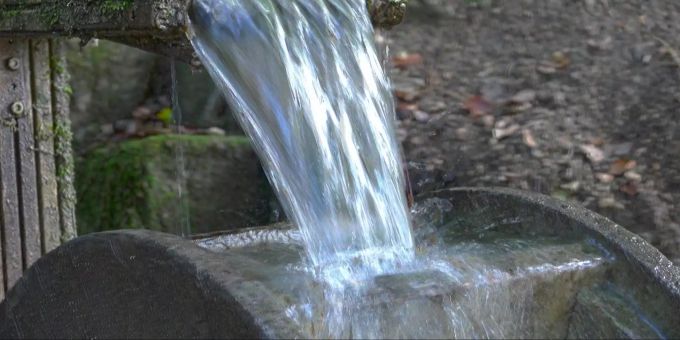 Das Wasserkraftwerk Altdorf läuft ergiebig. (Symbolbild) Wasserkraftwerk